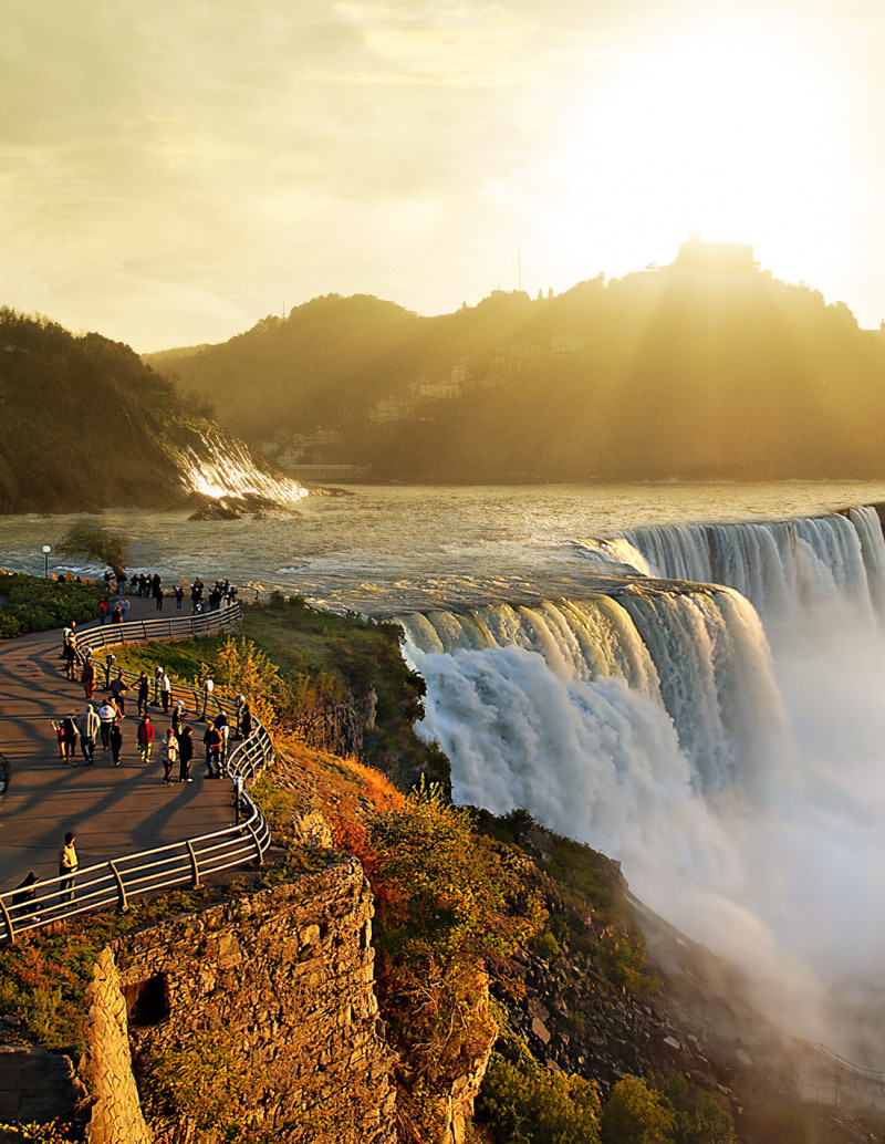 Collage "Cataratas Donostiarras sunset" de...