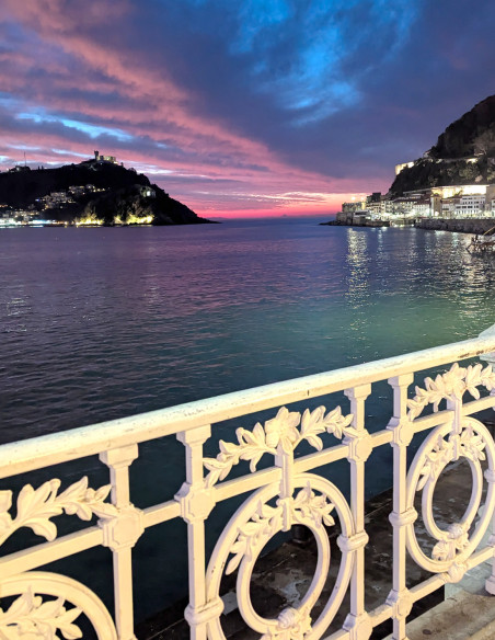 "Últimas luces" photography. Marine Donosti limited serie by Lance