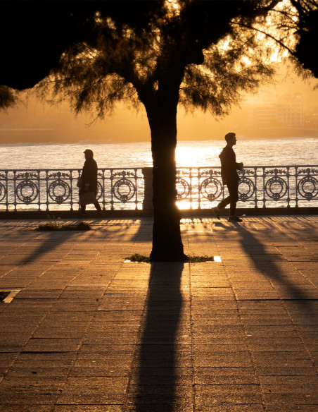 Fotografía "Atardecer dorado". Serie limitada Marine Donosti de Lance