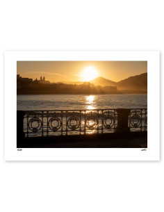Fotografía "Barandilla sunset 1" A5 de la serie Basque...