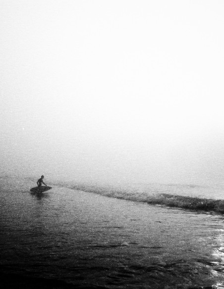 Fotografía "Asturias y la niebla". Serie Street Photography de Lance
